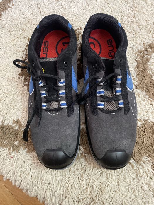 Pantofi protectia munci