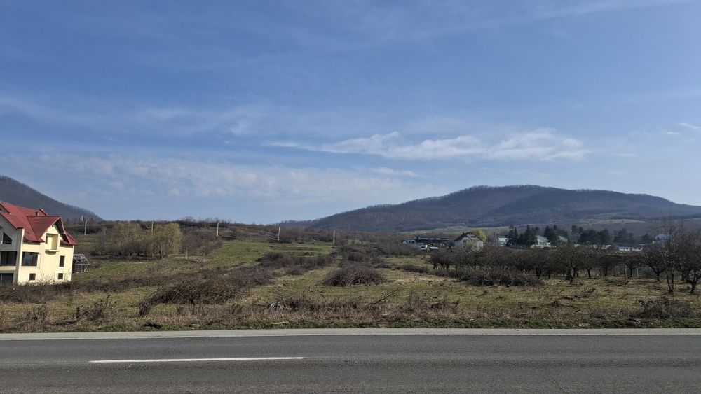 Teren intravilan zona Crainimat la stradă