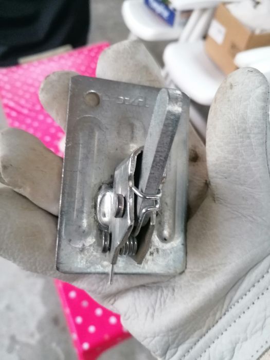 Пружинни стяги за кофраж, Жабки