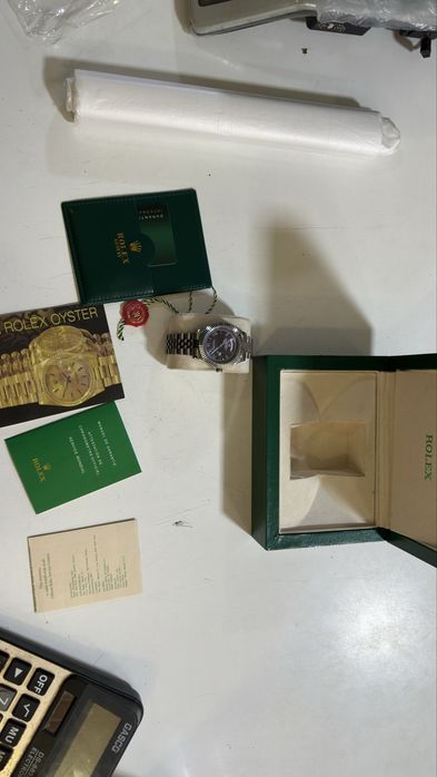 Soat rolex date just yaxshi holatda mexanizmi batareyka kun hafta bor