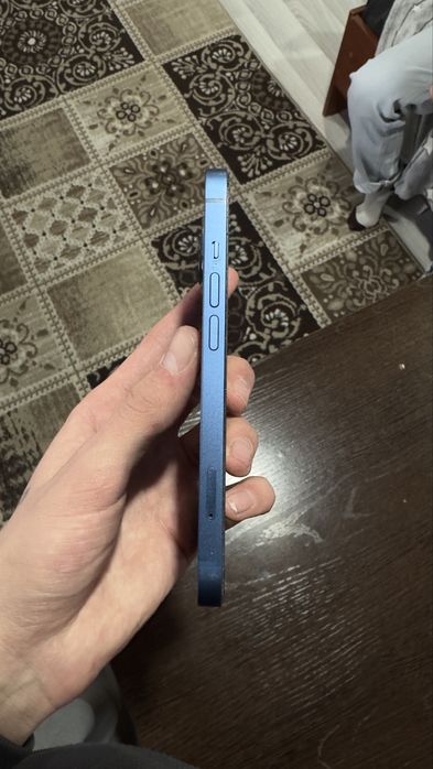 Продам iphone 13