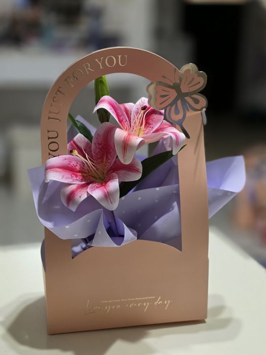 Aranjamente florale 1 Martie,8 Martie - Buchete de flori artificiale