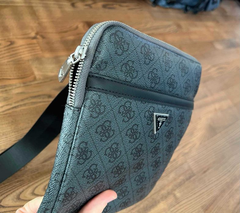 Оригинална GUESS Чанта за през рамо MILANO CROSSBODY FLAT *КАТО НОВА* Сива