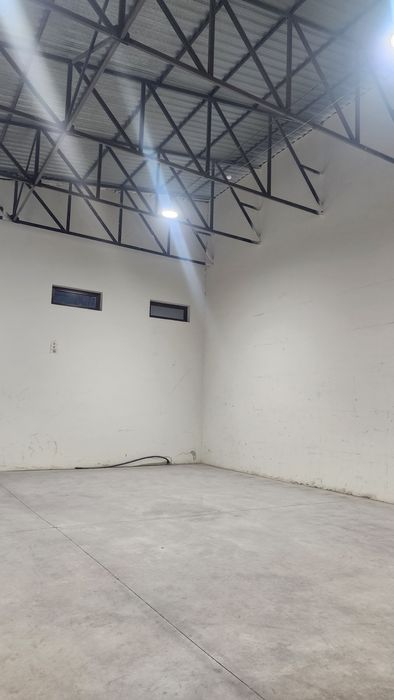 Сдаётся в аренду  ангарная помишения