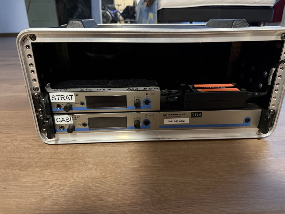 2 Receiver si Splitter FARA FIR MARCA SENNHEISER