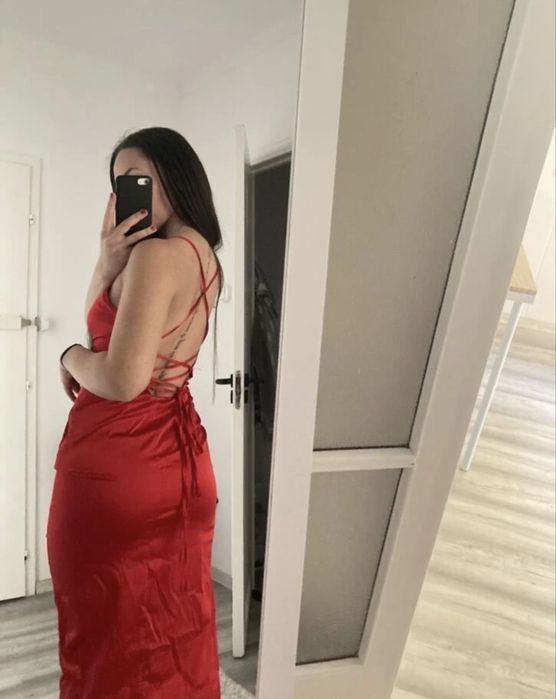 Rochie rosie satinata cu spatele gol snur ajustabil XS