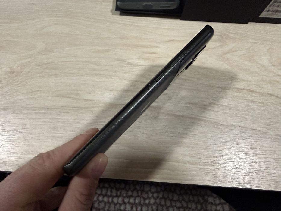 Продавам като нов Motorola edge 50 ultra 16/1tb