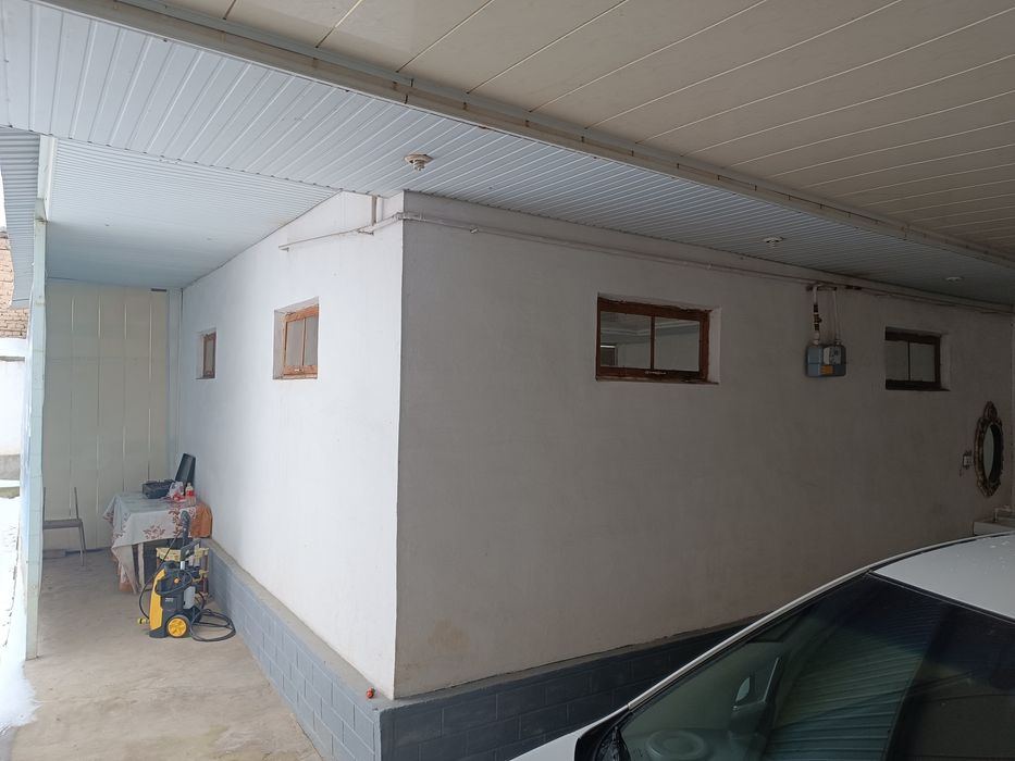 Yaxshlab o'qin uy sotiladi 4 sotik 3 ta xona  sanuzel uy ichida