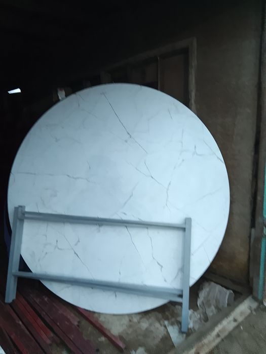 Стол новый размері 1 ,80