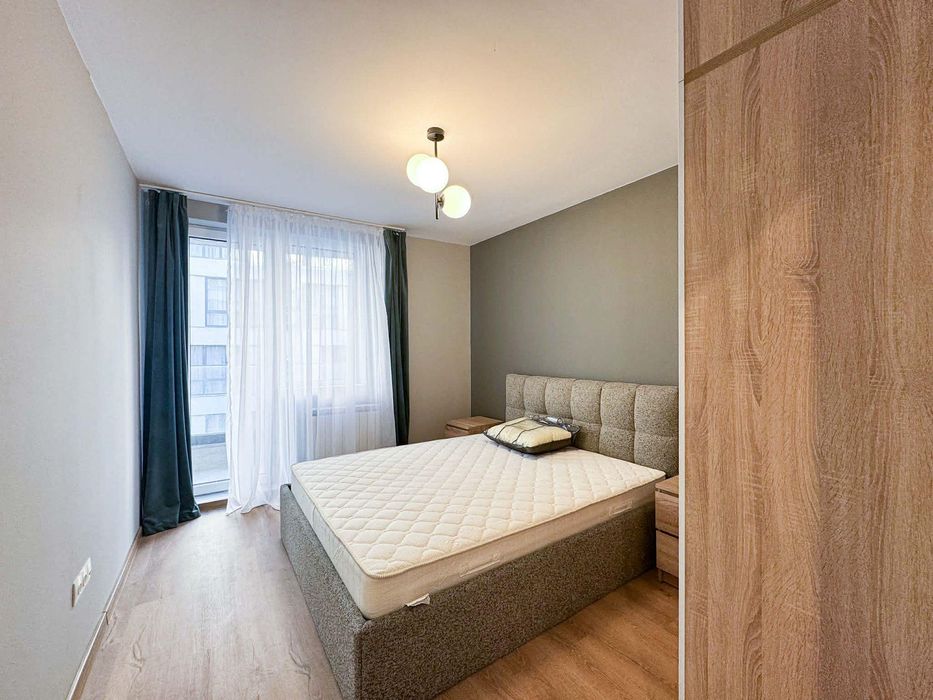 Четиристаен апартамент в ж.к. Кръстова вада.