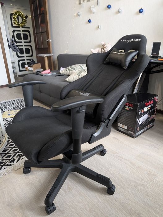 Игровое компьютерное кресло DXRacer