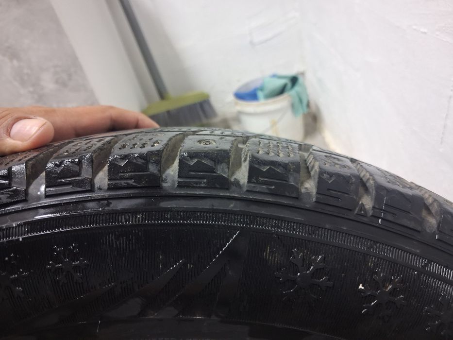Шины зимние Dunlop