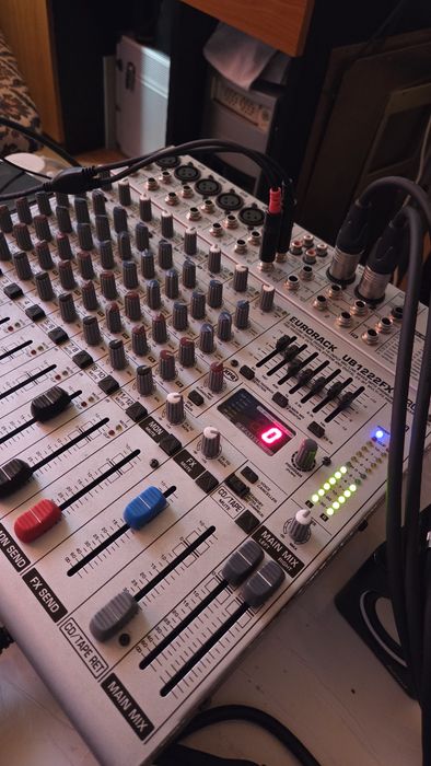 Mixer Behringer UB1222FX PRO