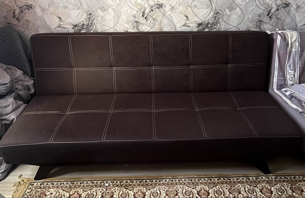 Продаю диван для гостинной