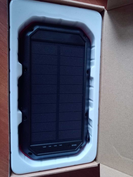 НОВА Водоустойчива 30000mAh соларна безжична преносима батерия