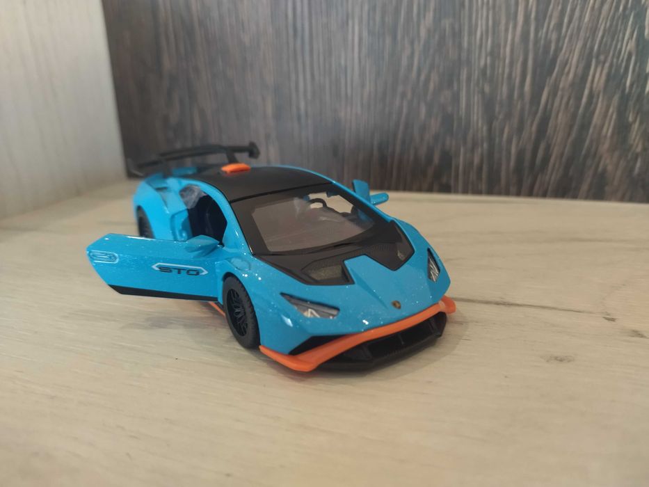 Метална количка Lamborghini Huracan STO !!!
