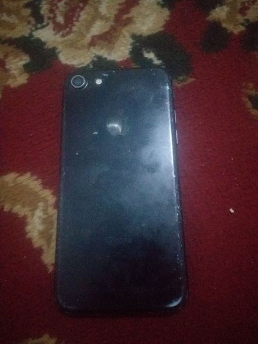 iphone 7  sotiladi narxini kelshamiz