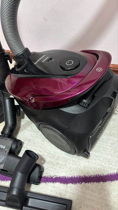 Продаётся пылесос в отличном состоянии