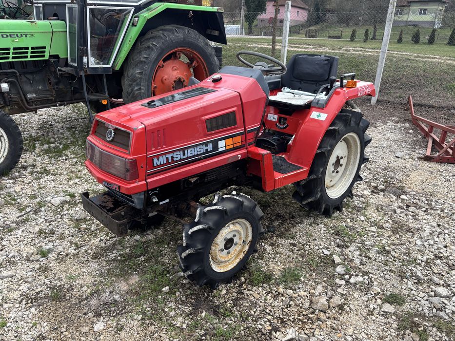 Tractor mitsubishi 18 cp 4x4