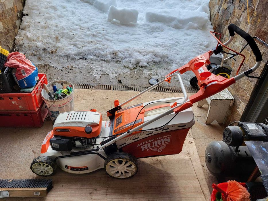 Masina de tuns iarba Ruris RX300S - ca noua