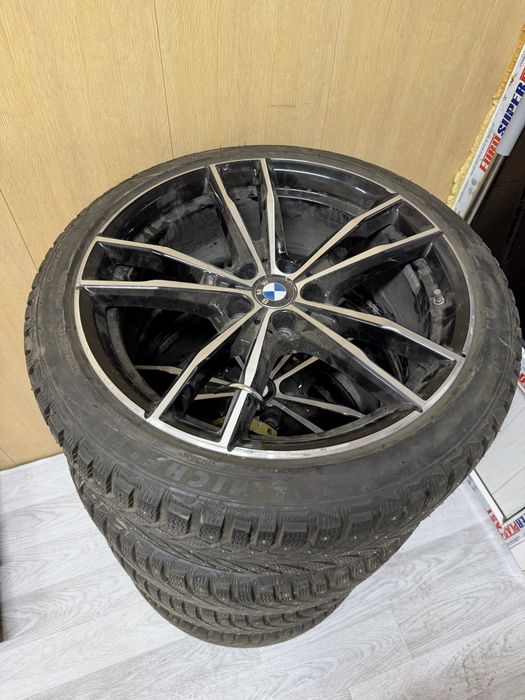 Зимняя шина шипы, ездили один сезон, диски BMW идеал