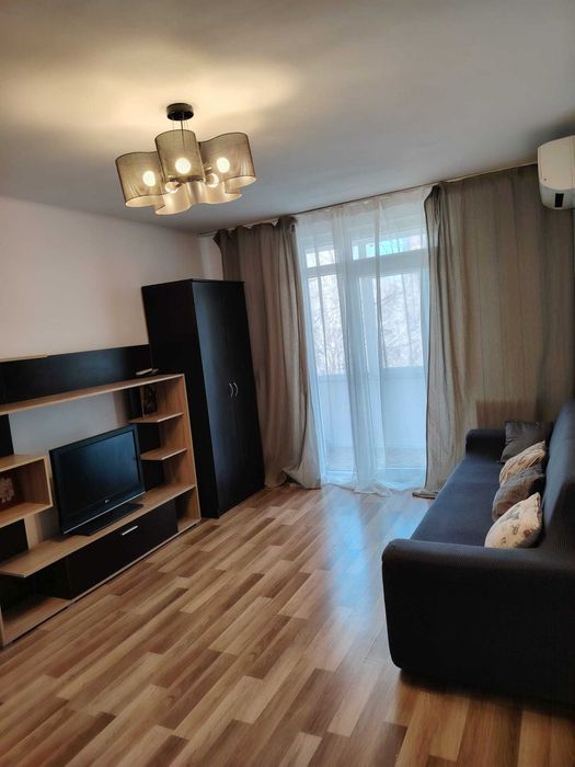 De închiriat apartament 3 camere Titan Potcoava