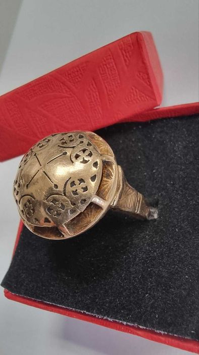 *** Уникален *** Златен пръстен 14 К 9.45 Гр