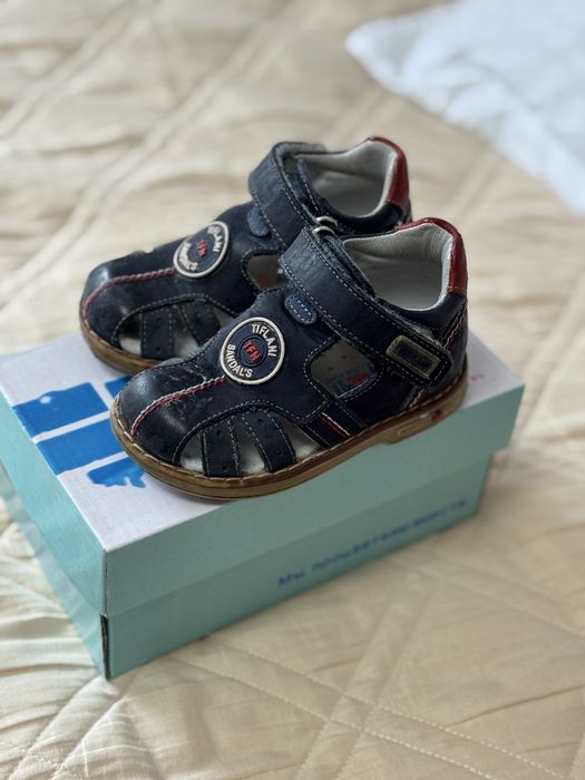 Срочно продам сандалики от фирмы TIFLANI