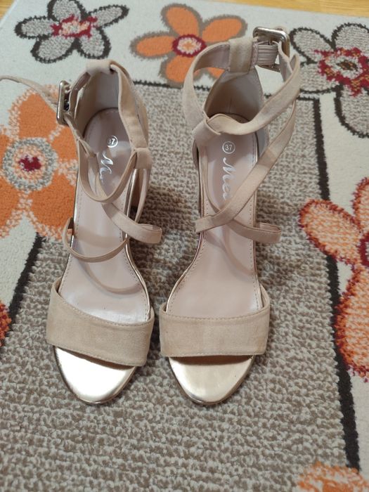 Sandale măsura 37