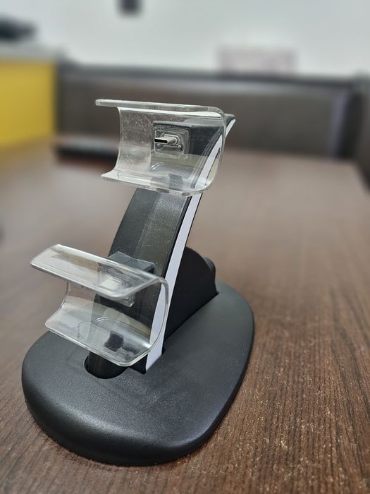 Suport incarcare 2 Joystick PS5 USB C