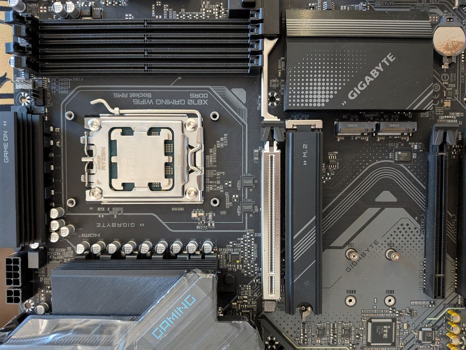 AMD Ryzen 5 7600X+Gigabyte X870 Gaming Wifi6