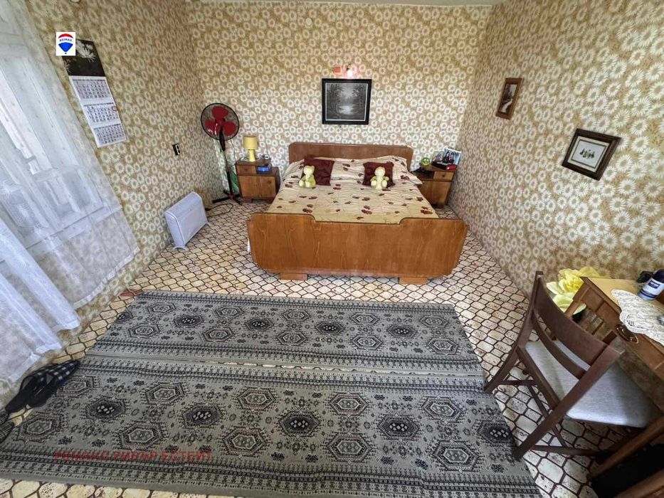 Вила на три етажа с. Николово, местност Дрибак