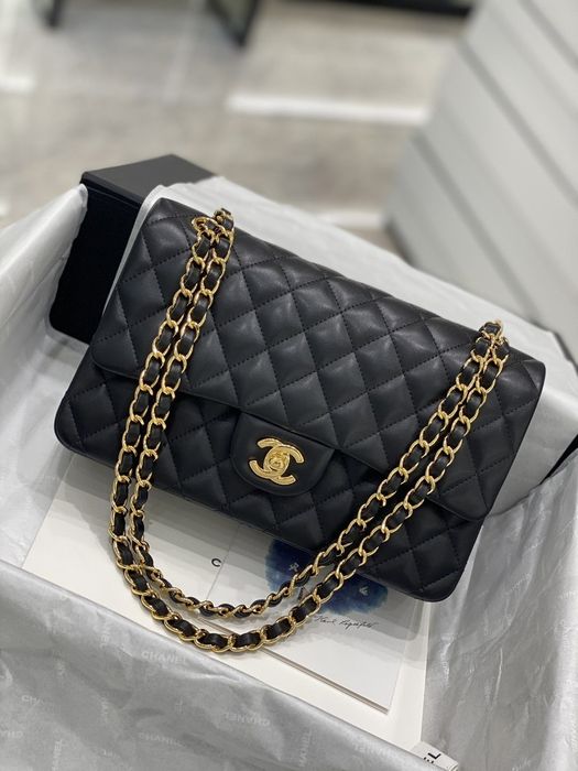 Chanel Classic 11.12 Medium 25 см – Черна