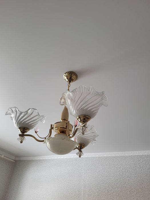 Люстра. Новая. Торг