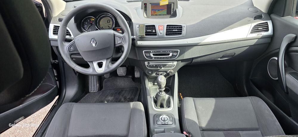PROPRIETAR Megane 3  1.5 dci 110 cp XENON  Navi