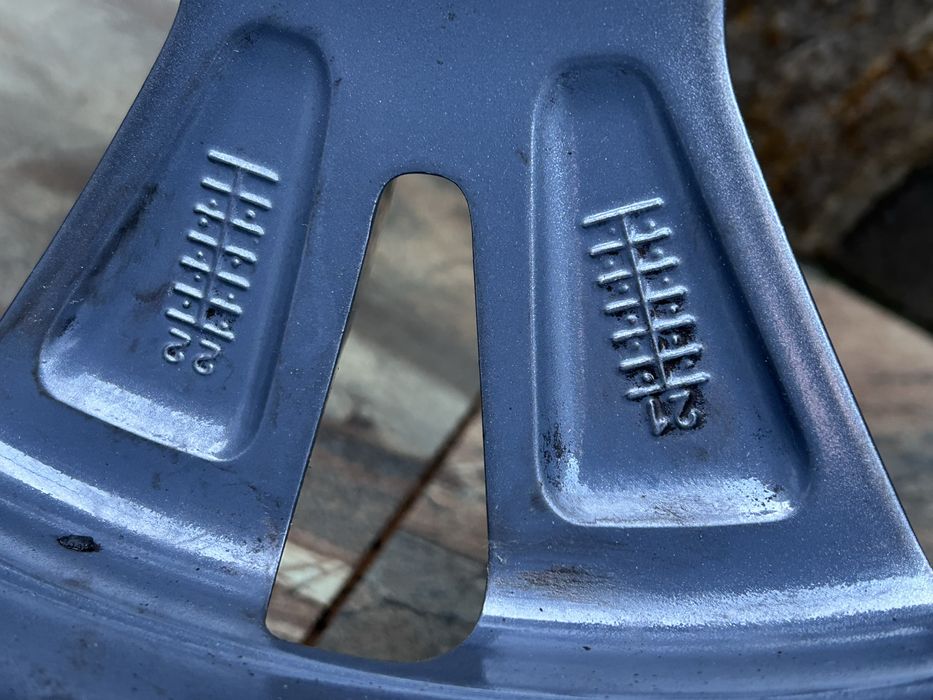 Джанти с гуми 18” 5х108 Titan