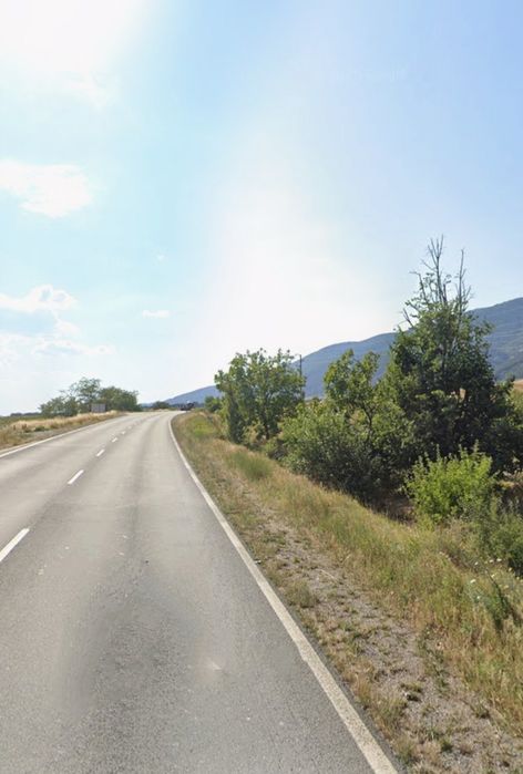 Физическо лице дава част от парцел на главен път E871 - за билборд