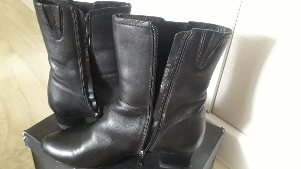 Сапоги на осень,кожа.