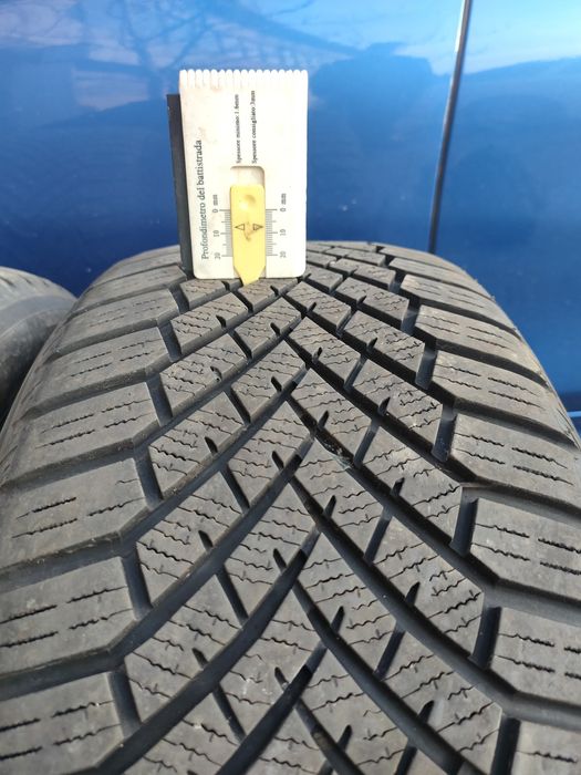 Зимни гуми 225/50/17 Yokohama BluEarth V906 DOT  3224