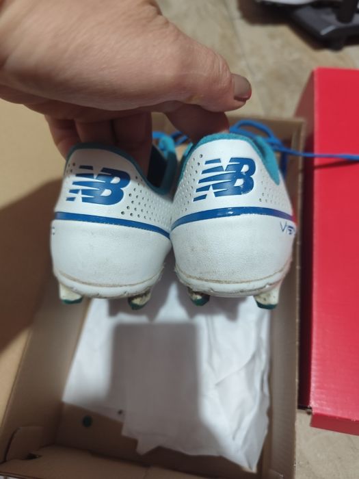 Бутонки New balance номер 40 .Като нови