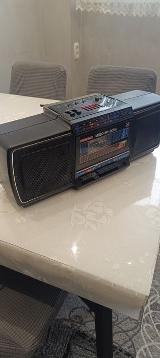 Продам магнитофон Медео