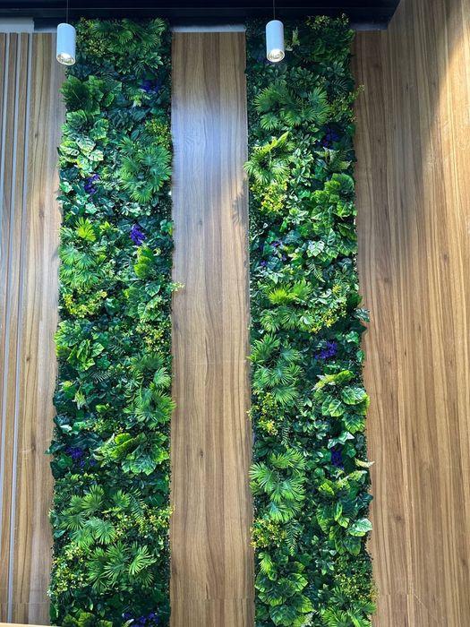 Искусственные цветы на стену