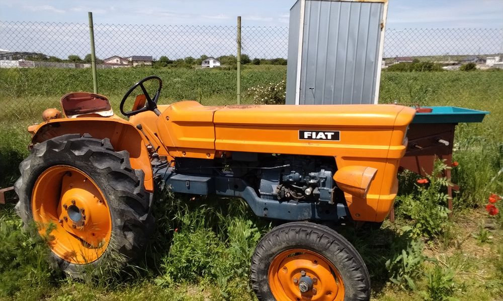 Tractor Fiat 250