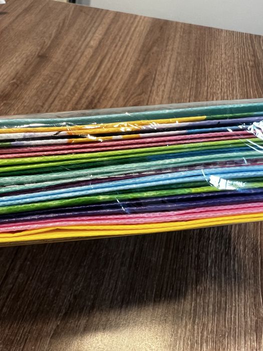 Set 12 pungi cadou cu model de Paste – colorate si reutilizabile