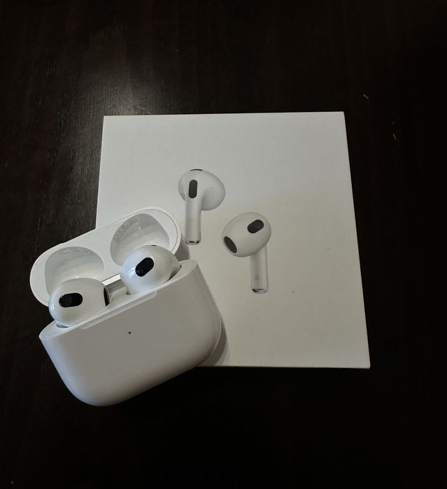 Apple AirPods 3 (Ligthning)