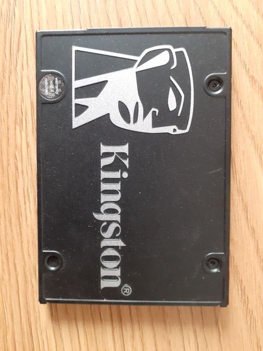 Vând Ssd 256 GB Kingston black