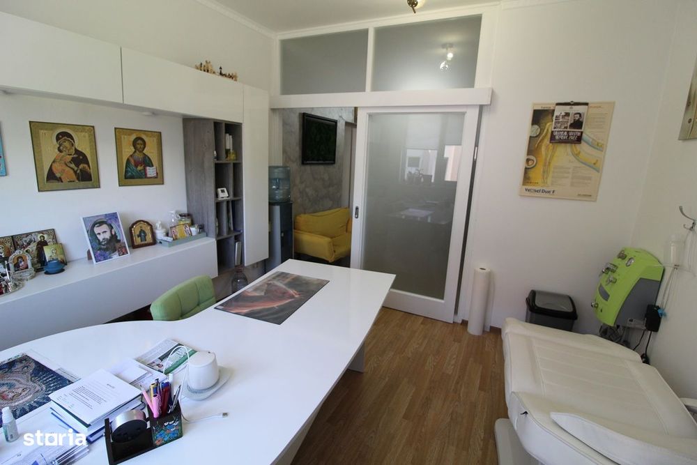 Vând spațiu comercial (cabinet medical) în Hunedoara, zona Piața Obor