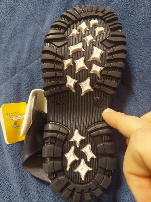 Sandale noi cu talpa comodă