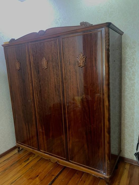 Раритетная мебель дубовая в хорошем состоянии, отдадим не дорого !!!