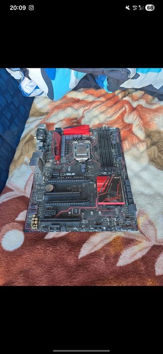 Placa de baza ASUS B150 PRO GAMING